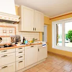 Con Giardino Privato, Tre Camere, Due Bagni Villa