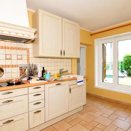 Con Giardino Privato, Tre Camere, Due Bagni Vila