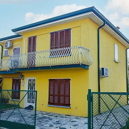Con Giardino Privato, Tre Camere, Due Bagni Vila