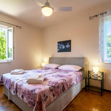 Con Giardino Privato, Tre Camere, Due Bagni Vila *