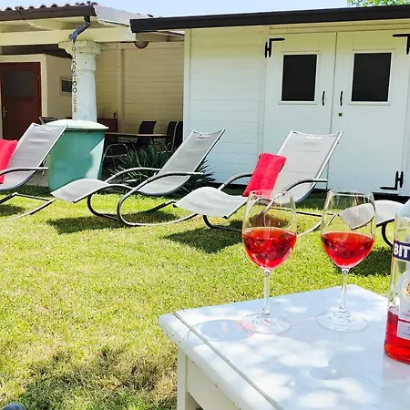 Villa Con Giardino Privato, Tre Camere, Due Bagni